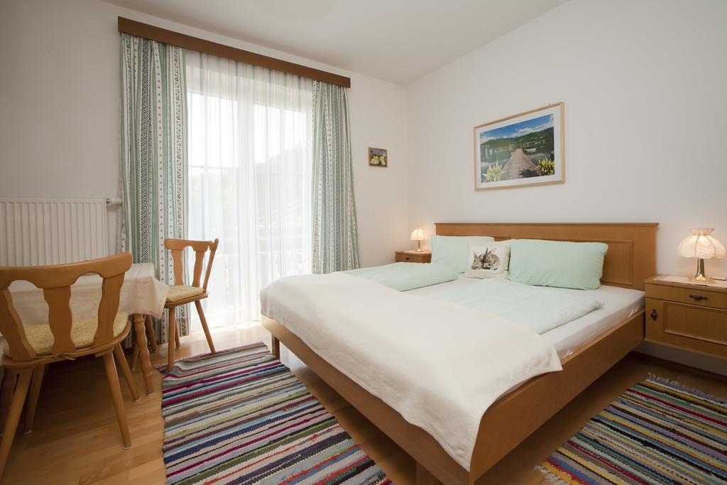 Gaestehaus Berger - Priglhof Треффен Номер фото