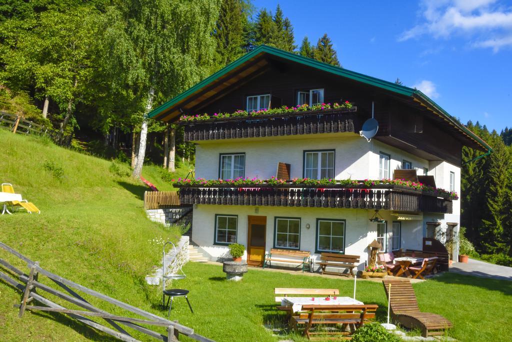 Gaestehaus Berger - Priglhof Треффен Екстер'єр фото